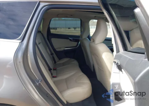 2016 Volvo Xc60 T5 Drive-E Premier from USA, damaged, VIN YV440MDK8G2830600